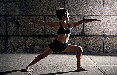 《流放之路2》新职业女巫实机演示 操控不死大军